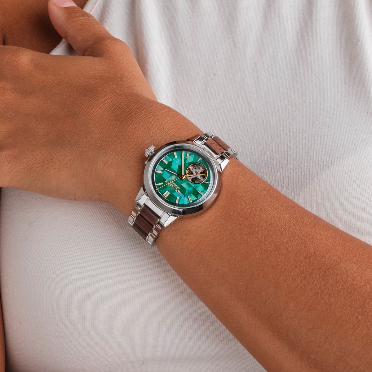 Colorburst (Nacre/Walnut) | Holzkern Wood Watches
