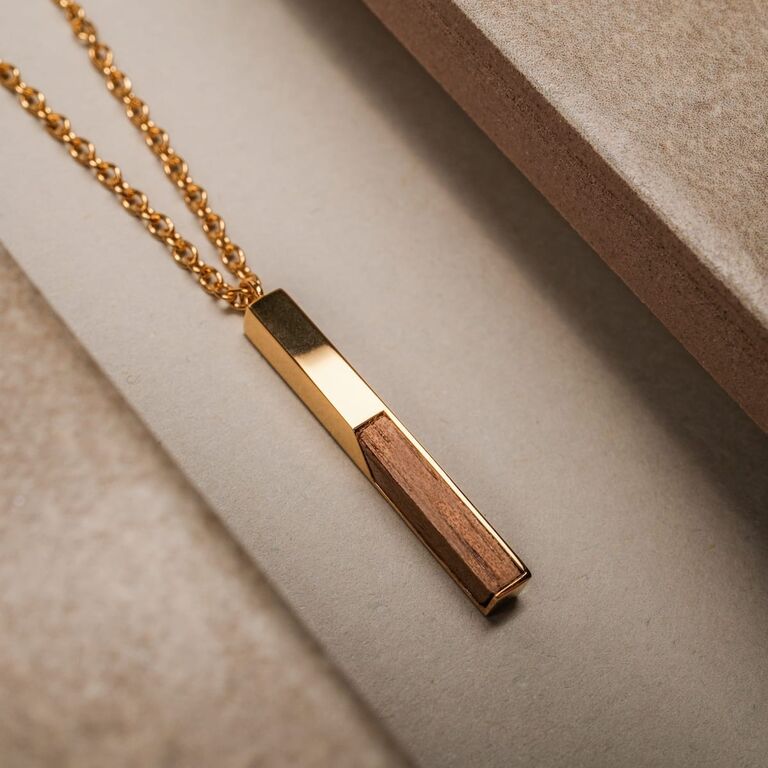 "Campania Halsband" hávga, koa-muorra ja golli, elegánta njuolggočalbmečuovga golli ráiddus.