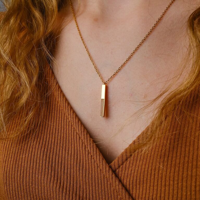 "Campania Halsband": Elegánta golli- ja muorračuovggas mas lea minimalisttalaš hábmen.