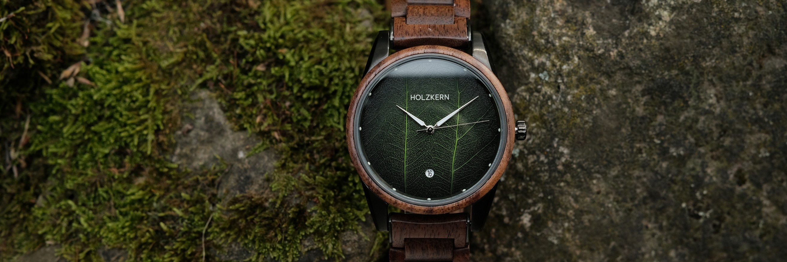 Holzkern Uhren mit echtem Blatt